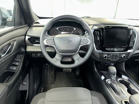 Certified 2023 Chevrolet Traverse LT image 2