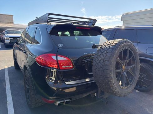 Used 2014 Porsche Cayenne Turbo S image 4