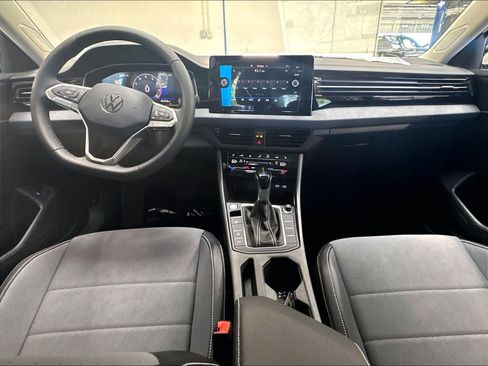 New 2026 Volkswagen Jetta SE FWD image 5