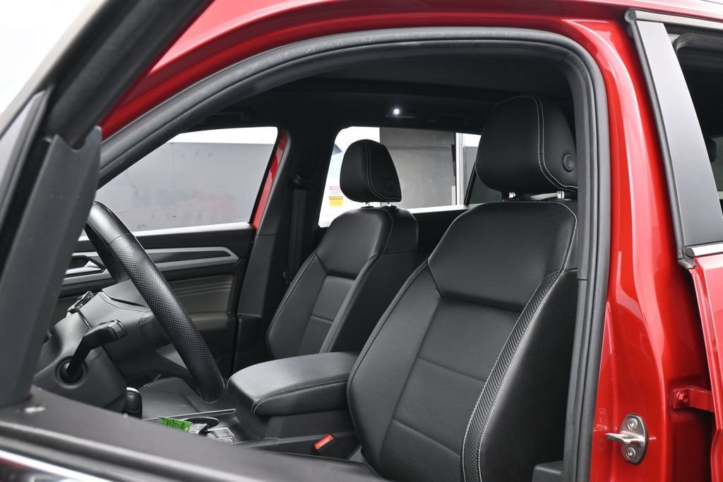 Used 2021 Volkswagen Atlas Cross Sport SE w/ Panoramic Sunroof Package FWD image 10