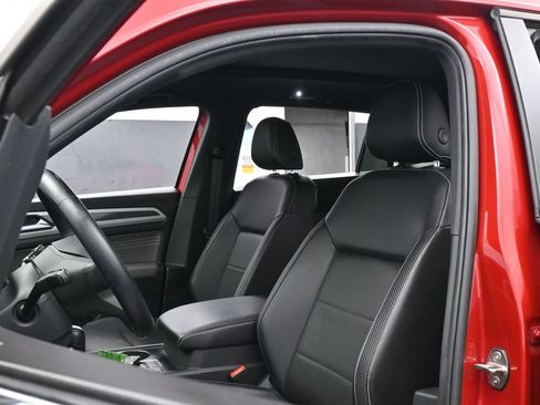 Used 2021 Volkswagen Atlas Cross Sport SE w/ Panoramic Sunroof Package FWD image 10