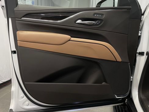 Used 2023 Cadillac Escalade Premium Luxury w/ Performance Package image 12