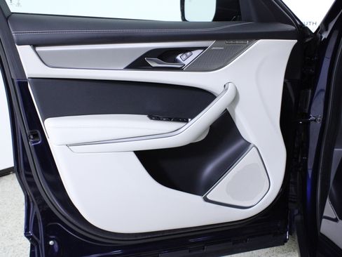 Used 2025 Jaguar F-PACE R-Dynamic S image 18