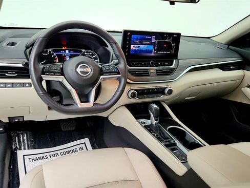Used 2023 Nissan Altima 2.5 SV w/ SV Premium Package AWD/4WD image 13