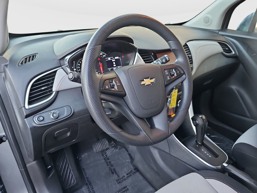 Used 2020 Chevrolet Trax LS w/ Tint and Cruise Package FWD image 9