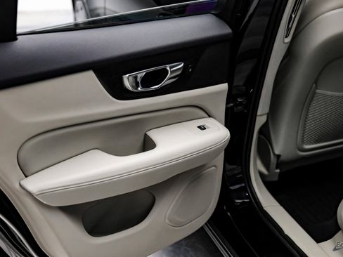 Used 2020 Volvo V60 T5 Momentum w/ Protection Package Premier image 76