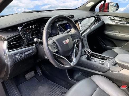 Used 2023 Cadillac XT6 Premium Luxury w/ Technology Package image 16