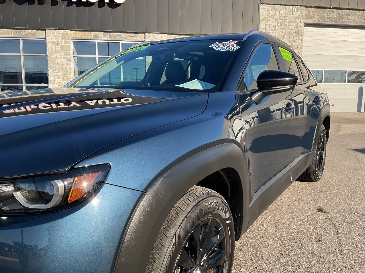 Used 2025 MAZDA CX-50 AWD 2.5 S w/ Premium Package image 2