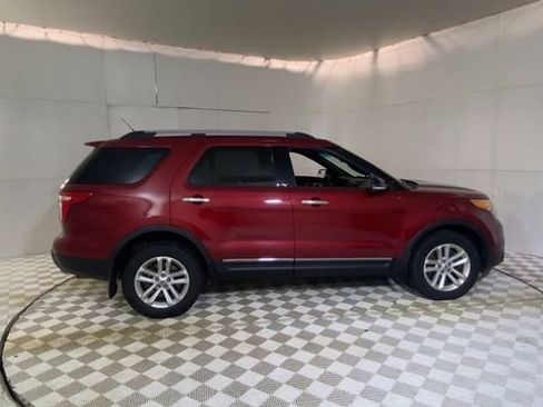 Used 2014 Ford Explorer XLT w/ Equipment Group 202A image 4