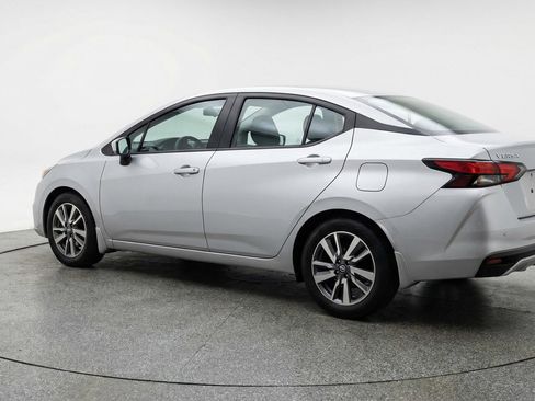 Used 2025 Nissan Versa SV FWD image 5