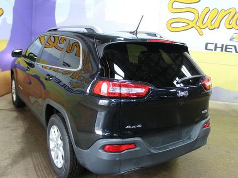 Used 2018 Jeep Cherokee Latitude w/ Safety Group image 6