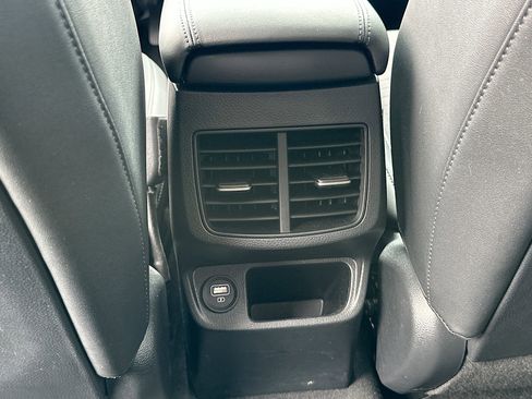 Used 2022 Kia Seltos S FWD image 23