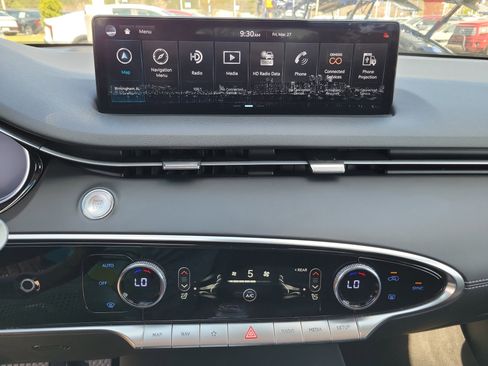 Used 2025 Genesis GV70 2.5T image 9