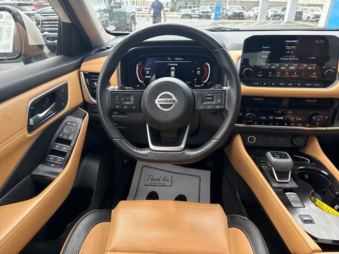 Used 2021 Nissan Rogue Platinum FWD image 17