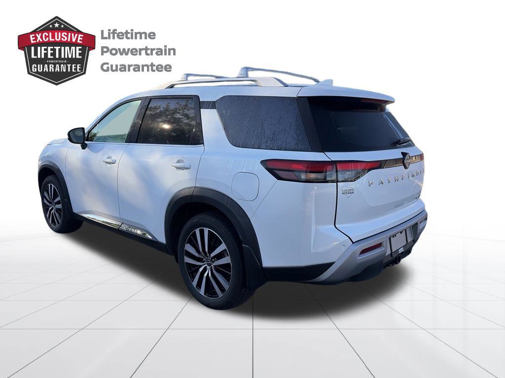 Certified 2025 Nissan Pathfinder Platinum w/ Cargo Package FWD image 3