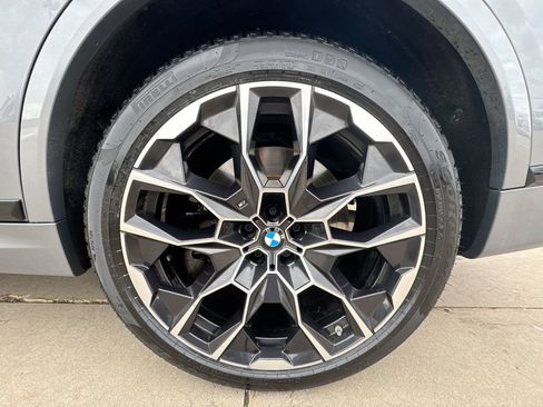 Used 2025 BMW X7 M60i image 34