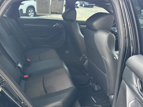 Used 2022 Honda Accord Sport image 11