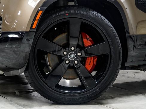 Used 2021 Land Rover Defender 110 X image 3