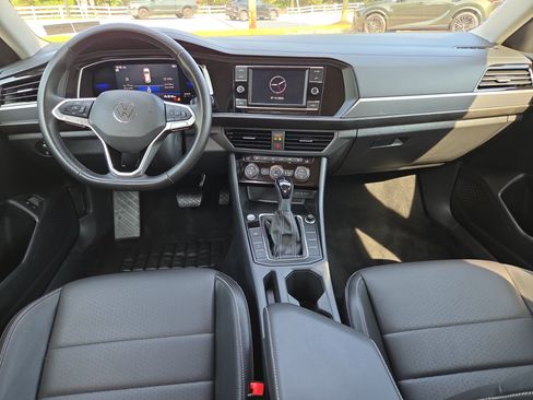 Used 2022 Volkswagen Jetta SE FWD image 23