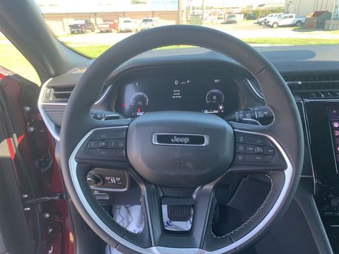 New 2025 Jeep Grand Cherokee Laredo X w/ Trailer Tow Package AWD/4WD image 15