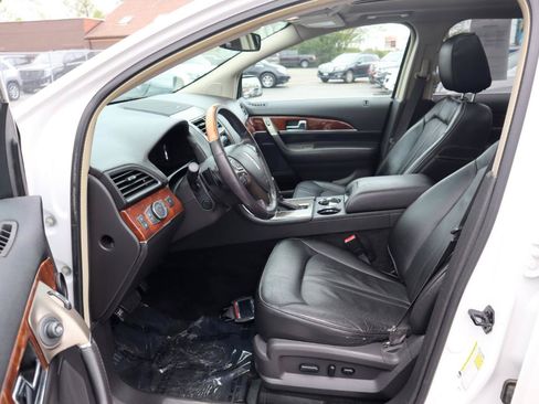 Used 2014 Lincoln MKX AWD w/ Equipment Group 102A image 18