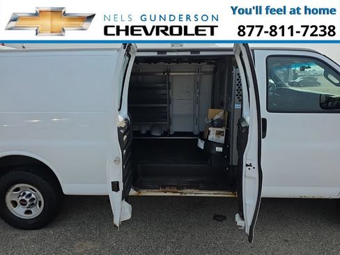 Used 2017 GMC Savana 3500 Extended RWD image 8