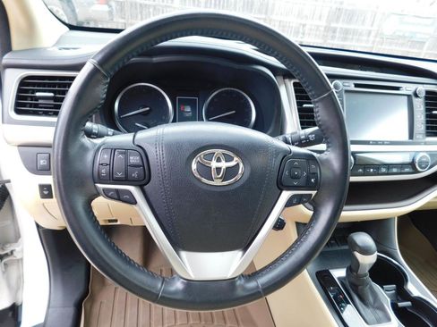 Used 2017 Toyota Highlander XLE image 9