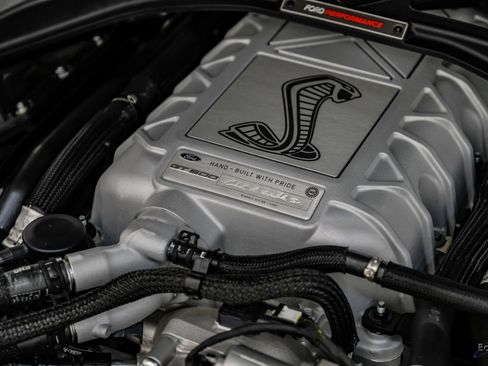 Used 2021 Ford Mustang Shelby GT500 w/ Carbon Fiber Track Pack RWD image 99