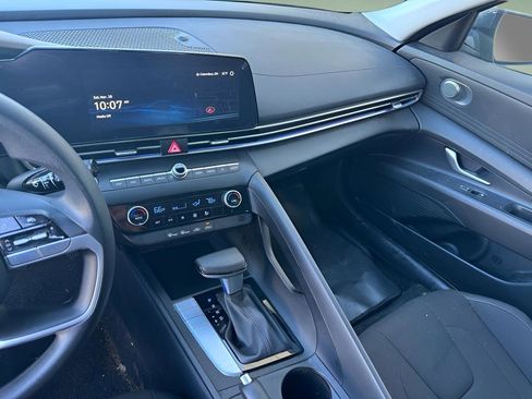 Certified 2024 Hyundai Elantra SEL image 28