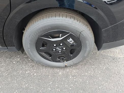 New 2026 Kia Carnival FWD image 8