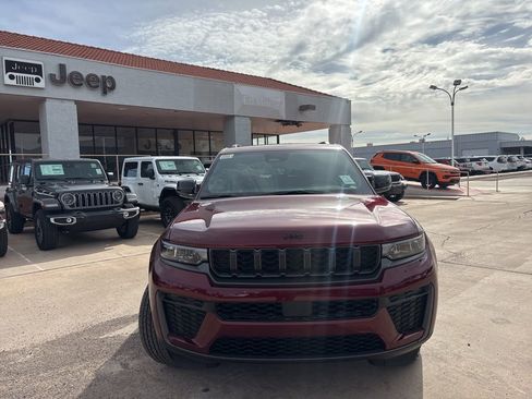 New 2026 Jeep Grand Cherokee Altitude AWD/4WD image 2
