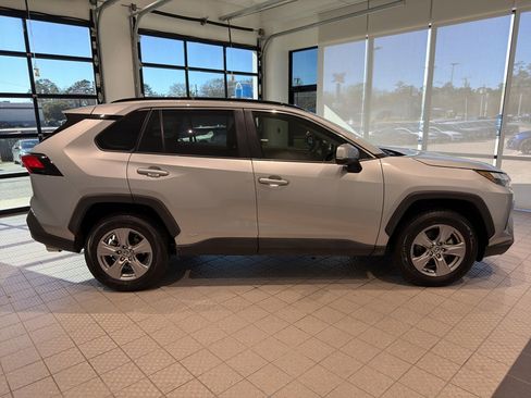 Used 2025 Toyota RAV4 XLE image 6