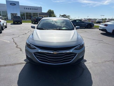 Used 2024 Chevrolet Malibu LT image 2