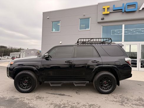 Used 2021 Toyota 4Runner Venture w/ Moonroof Package image 10
