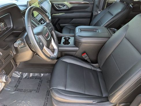 Used 2023 GMC Yukon XL SLE AWD/4WD image 14