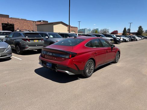 Certified 2025 Hyundai Sonata SEL FWD image 2