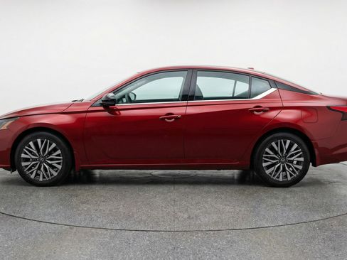 Used 2025 Nissan Altima 2.5 SV image 5