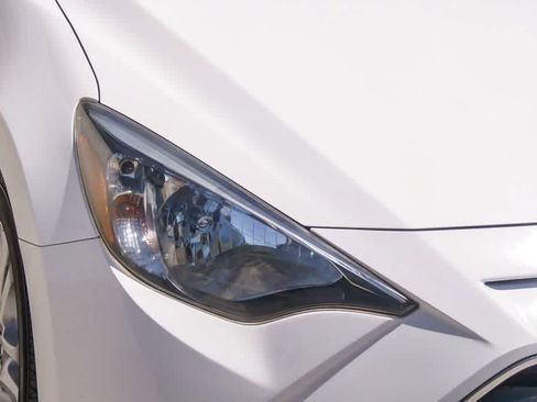 Used 2016 Scion iA FWD image 4