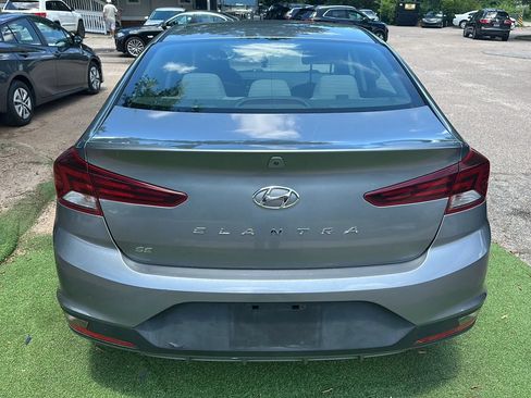 Used 2019 Hyundai Elantra SE FWD image 6