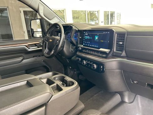 Used 2024 Chevrolet Silverado 2500 LT image 26