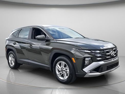 Certified 2026 Hyundai Tucson SE FWD image 9