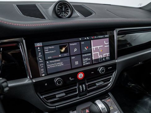 New 2026 Porsche Macan Turbo AWD/4WD image 17