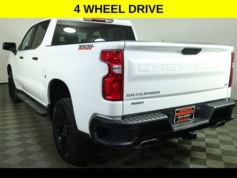 Used 2022 Chevrolet Silverado 1500 LT Trail Boss w/ Bed Protection Package AWD/4WD image 4
