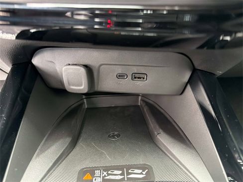 New 2026 Chevrolet Trax RS w/ Sunroof Package image 28