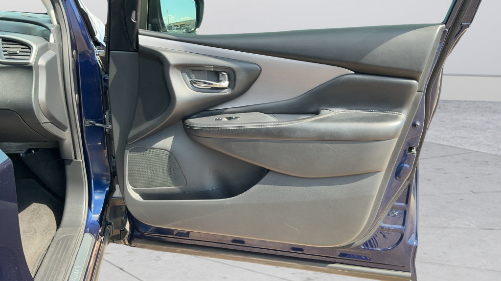 Used 2023 Nissan Murano SV FWD image 23