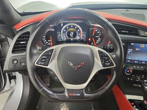 Used 2015 Chevrolet Corvette Z06 w/ 3LZ Preferred Equipment Group RWD image 19
