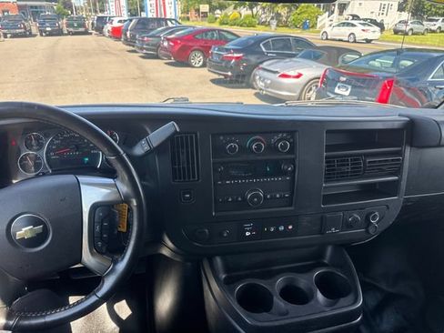 Used 2019 Chevrolet Express 2500 w/ Driver Convenience Package RWD image 12