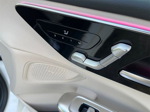 Certified 2025 Mercedes-Benz C 300 4MATIC Sedan image 17