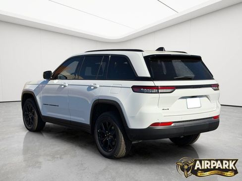 New 2026 Jeep Grand Cherokee Altitude AWD/4WD image 7