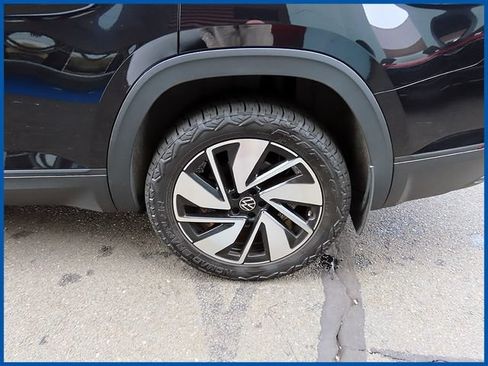 Used 2024 Volkswagen Atlas SE w/ Panoramic Sunroof Package AWD/4WD image 4